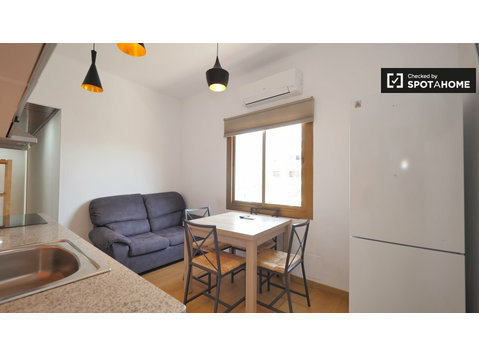 4-bedroom apartment for rent in Eixample Dreta, Barcelona - Asunnot