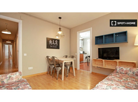 4-bedroom apartment for rent in Horta-Guinardó, Barcelona - Διαμερίσματα