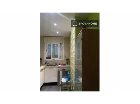 Appartamento con 4 camere da letto in affitto a Navas,… - Appartamenti