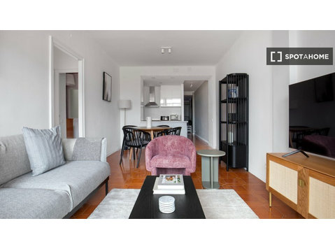 4-bedroom apartment for rent in Sants, Barcelona - Korterid
