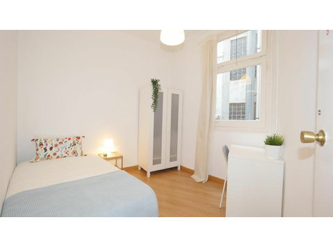 Acogedora habitación en Ronda de Sant Pere - Appartamenti