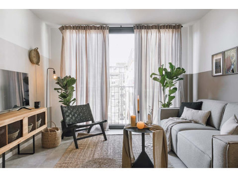 Atalaya - 2 bedrooms in Eixample Esquerra - Apartments