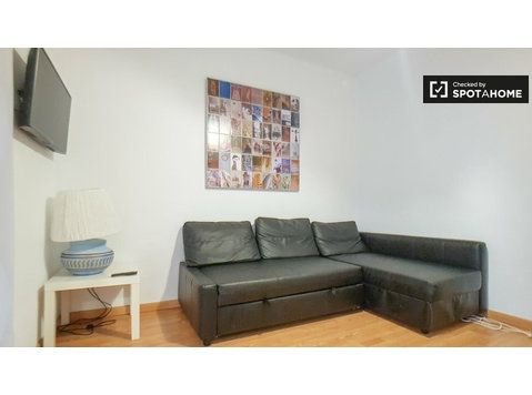 Bright 3-bedroom apartment for rent in Eixample Dreta - اپارٹمنٹ