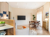 Bright and open layout 2BR, 2 bath apartment with home… - Διαμερίσματα