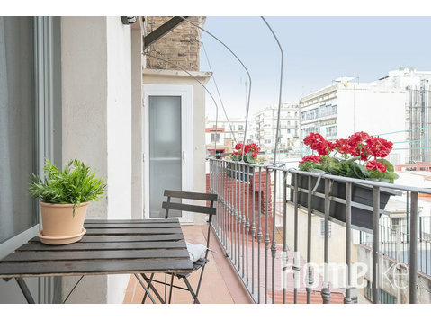 Helle, neu renovierte Wohnung in Gràcia, ideal für Familien - Wohnungen