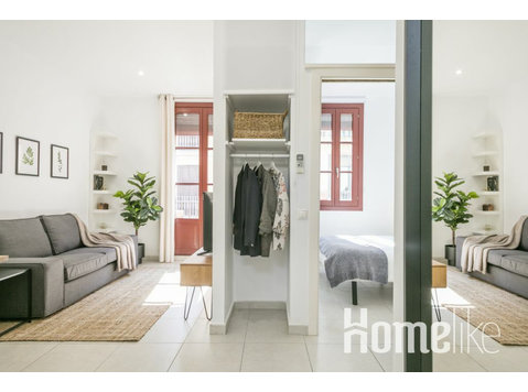 Caliu Gracia 1-Zimmer-Wohnung mit Balkon - Wohnungen