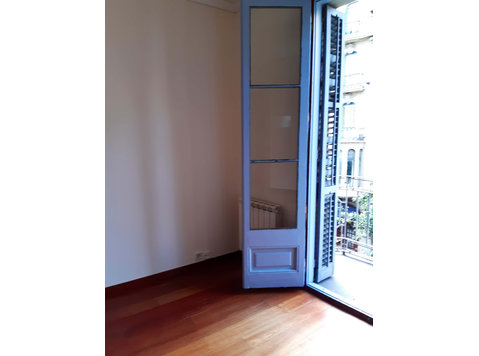 Carrer Gran de Gràcia - Apartments