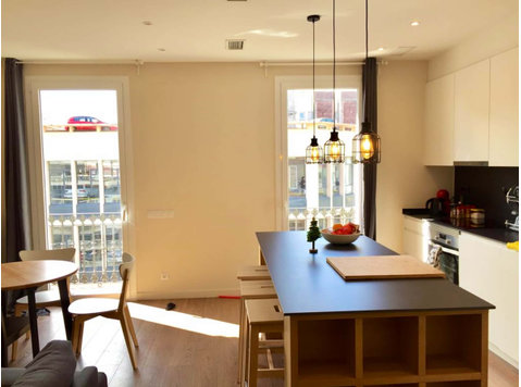 Carrer del Comte d'Urgell - Apartments