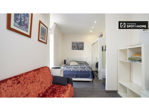 Compact studio apartment for rent in Gracia, Barcelona - Apartments