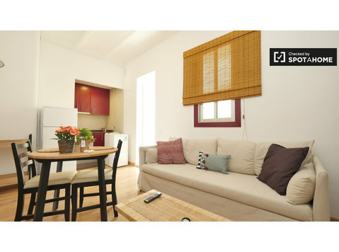 Cozy 2-bedroom apartment for rent in L'Hospitalet, Barcelona - شقق