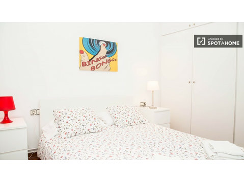 Cozy 2-bedroom apartment in Eixample, Barcelona - Apartments