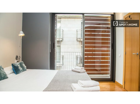 Elegant Flat with Large Terrace in Gràcia area of Barcelona - Apartments