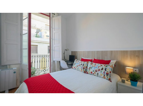Encantadora habitación ensuite con balcón privado - 	
Lägenheter