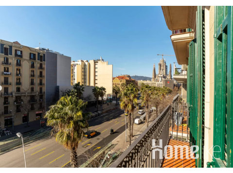 Great location Sagrada Familia views - آپارتمان ها