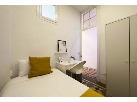 Habitación compartida en Carrer Nou de la Rambla - RP2-HAB4 - اپارٹمنٹ