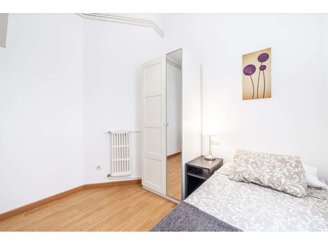 Habitación individual en Bruc (BRH06) - Mieszkanie