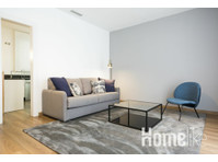 Incredible 2 bedroom apartment in Balmes - 	
Lägenheter