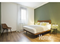 Incredible 2 bedroom apartment in Balmes - דירות