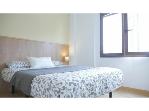 Increíble habitación en el Eixample con cama doble - Apartments