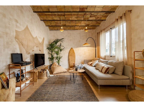 Kuta - 2 bedrooms and balcony in Sant Gervasi - Apartments