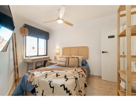MEDELLÍN: BRIGHT ROOM - Apartments