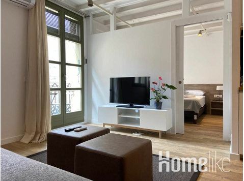 Modern 1-bedroom apartment in renovated building in the… - Станови