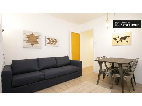 Modern 4-bedroom apartment for rent in Gràcia, Barcelona - Byty