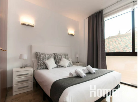 Modern and bright 3-bedroom apartment close to Paseo de… - Apartments
