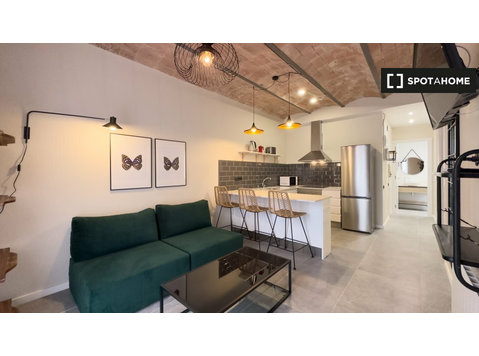 Modest 2-bedroom apartment for rent in Sants, Barcelona - 公寓
