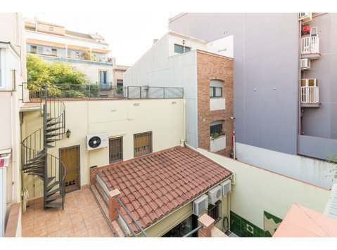 NIce one bedroom flat right in SAnt Andreu, super easy to… - アパート