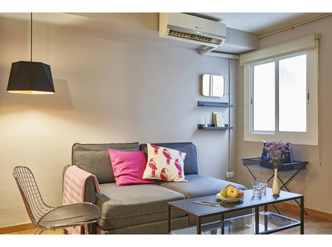 One bedroom flat in Sant Andreu, fully equipped - Asunnot