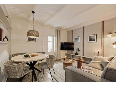 Poblet - 2 bedrooms apartment in Poblenou - Korterid