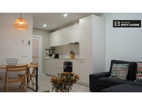 Quiet 2-bedroom apartment for rent in Gràcia, Barcelona - Apartments