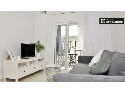 Appartement calme 4 chambres à louer à Hospitalet, Barcelone - Appartements