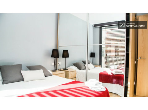 Odnowiony apartament z 2 sypialniami w dzielnicy Gràcia w… - Mieszkanie