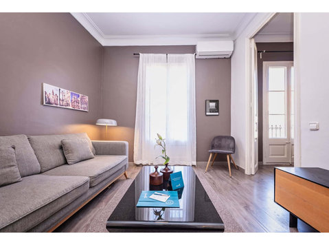 Rocafort 403 - Apartments