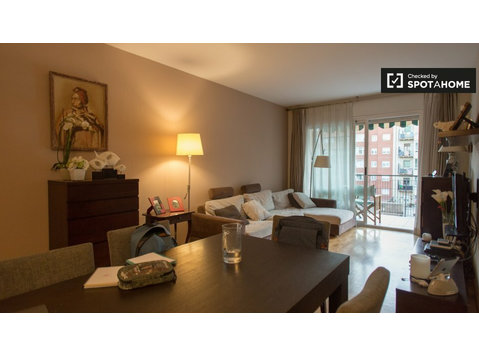 Spacious 3-bedroom apartment for rent in Poblenou, Barcelona - Апартаменти