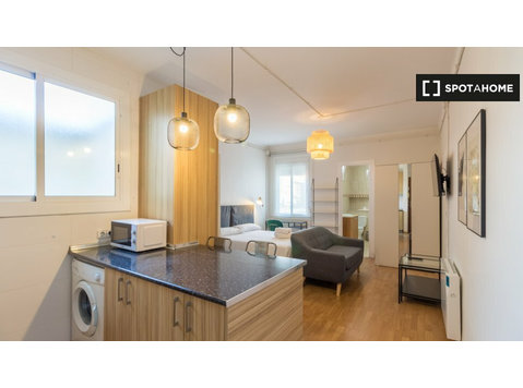Studio-Apartment zu vermieten in Barcelona - Wohnungen
