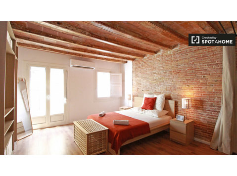 Studio apartment for rent in El Raval, Barcelona - Apartments