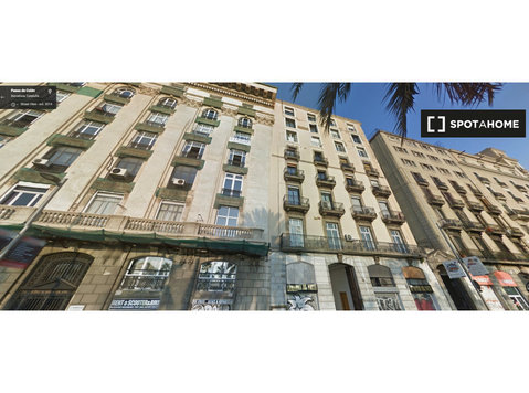 Impresionante apartamento de 3 dormitorios en alquiler por… - Pisos