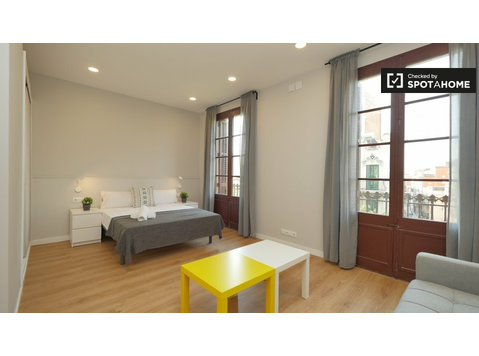 Stylish studio for rent in Sants, Barcelona - Byty