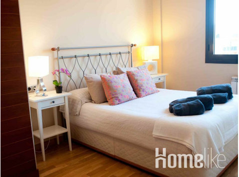 Zonnig 4 slaapkamer appartement met balkon in Barbera del… - Appartementen