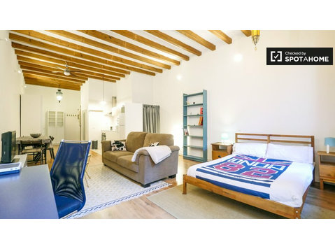 Sweet studio apartment for rent in El Born, Barcelona - Apartments