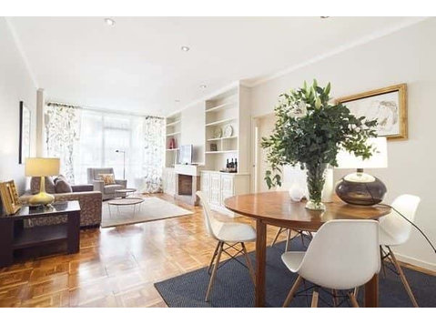 Tuset Apartment - Apartments