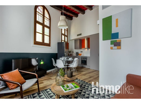 Two-bedroom interior duplex near Las Ramblas - 公寓