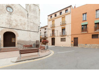 Flatio - all utilities included - Townhouse in the Montsant… - For Rent