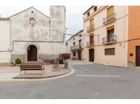 Flatio - all utilities included - Townhouse in the Montsant… - Te Huur