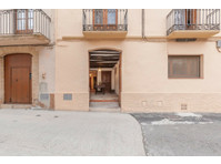 Flatio - all utilities included - Townhouse in the Montsant… - Te Huur