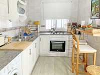 Flatio - all utilities included - House in the centre of… - השכרה