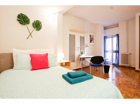 C/Rafael Herrera, 3 6ºC, Habitación 1 - 	
Lägenheter